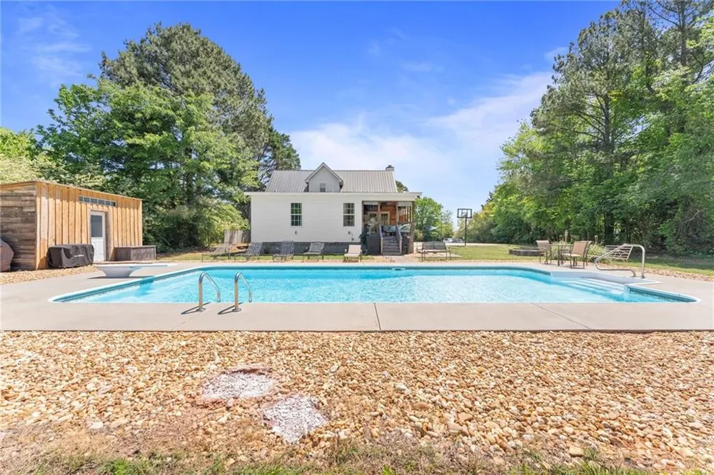 7501 Lula Road Lula, GA 30554