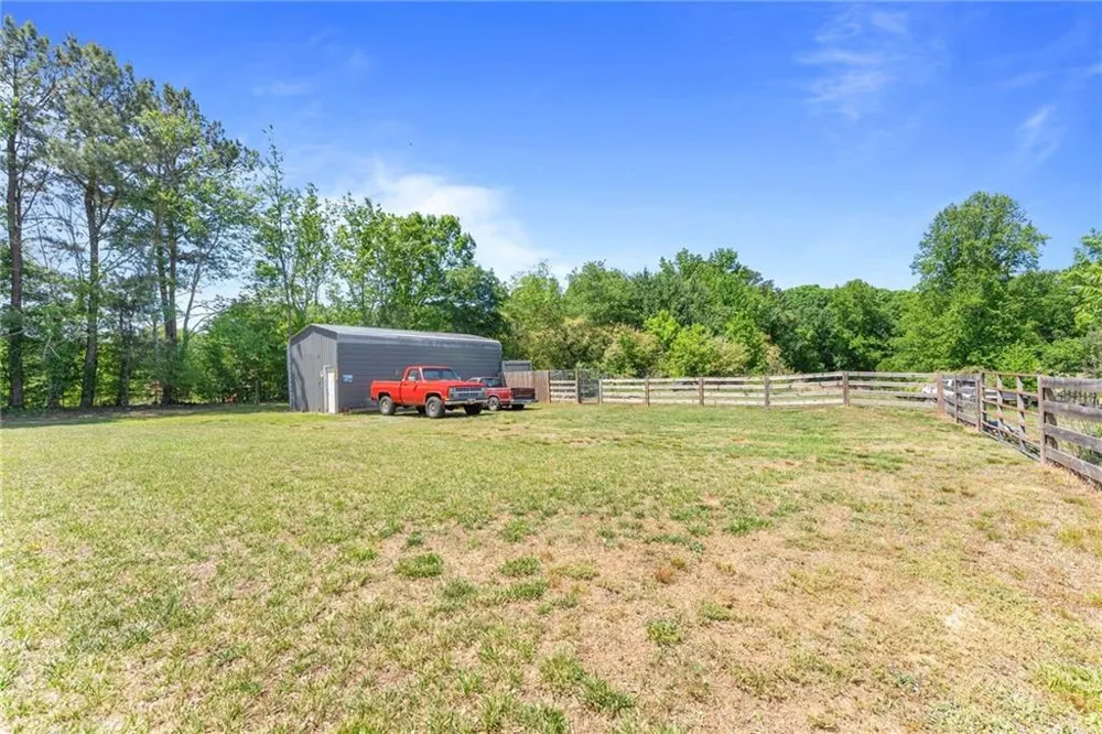 7501 Lula Road Lula, GA 30554