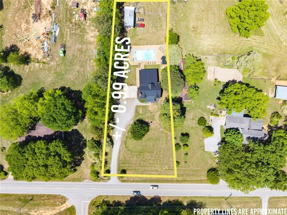 7501 Lula Road Lula, GA 30554