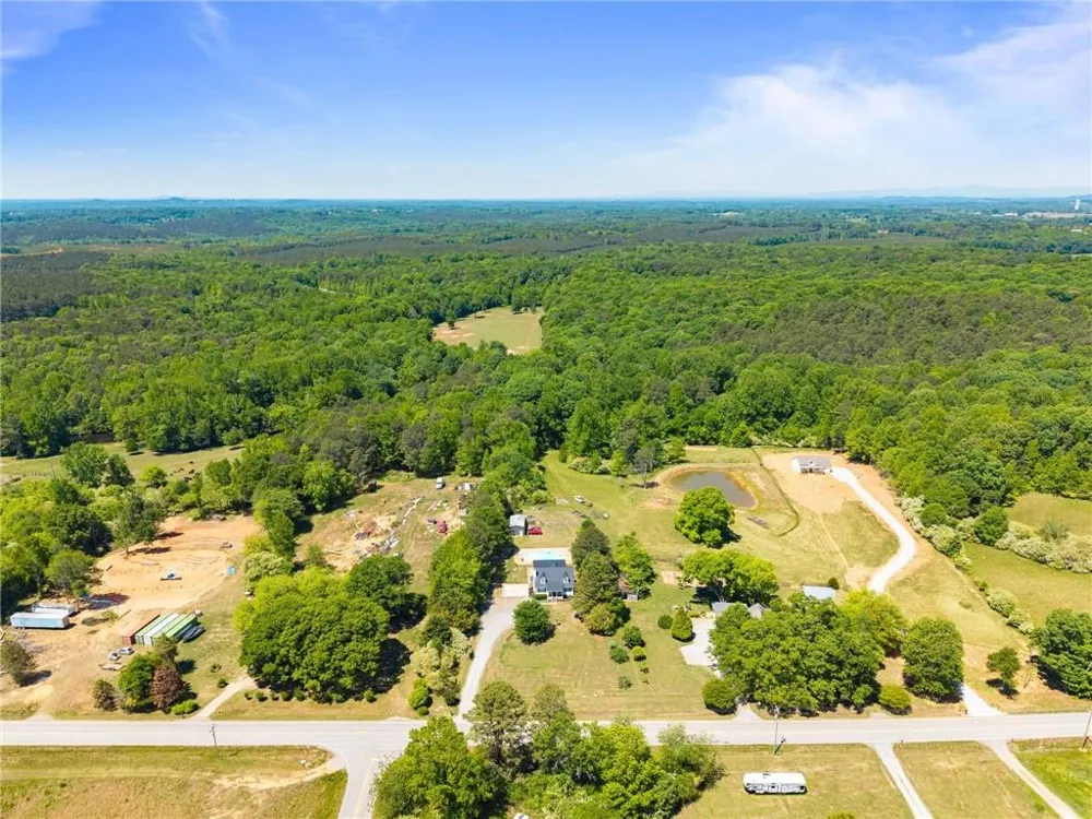 7501 Lula Road Lula, GA 30554