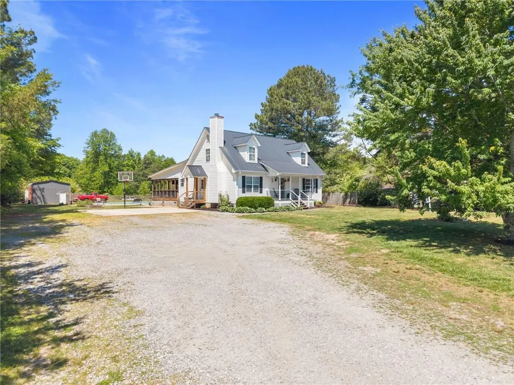 7501 Lula Road Lula, GA 30554