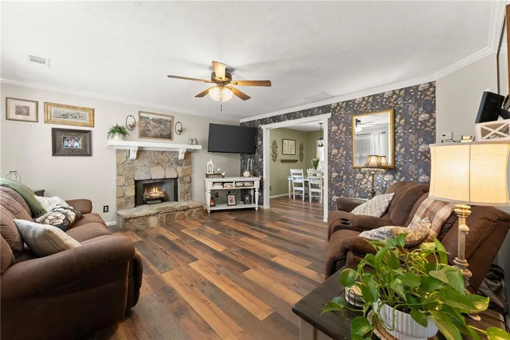7501 Lula Road Lula, GA 30554