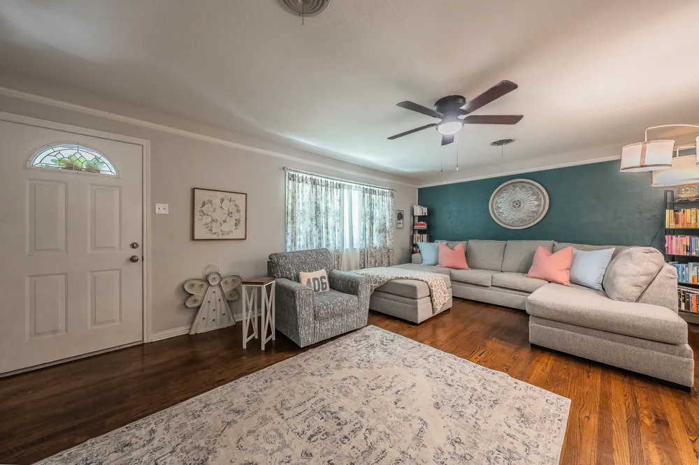 1045 Valentine Street Hurst, TX 76053