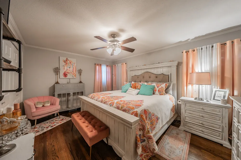 1045 Valentine Street Hurst, TX 76053