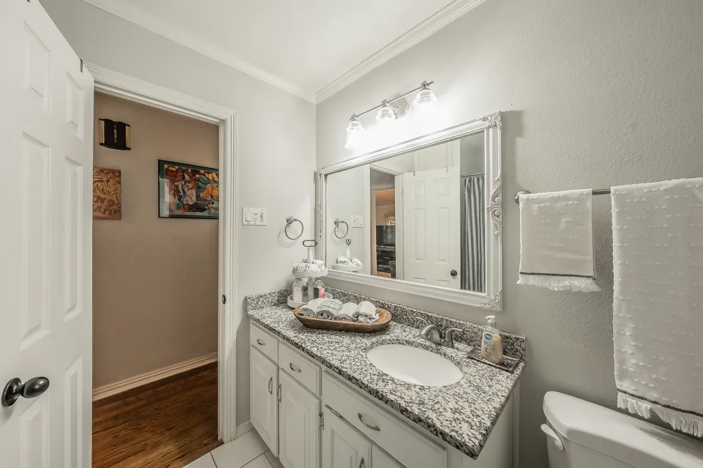 1045 Valentine Street Hurst, TX 76053
