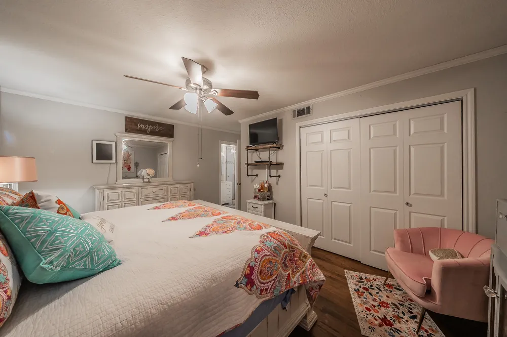 1045 Valentine Street Hurst, TX 76053