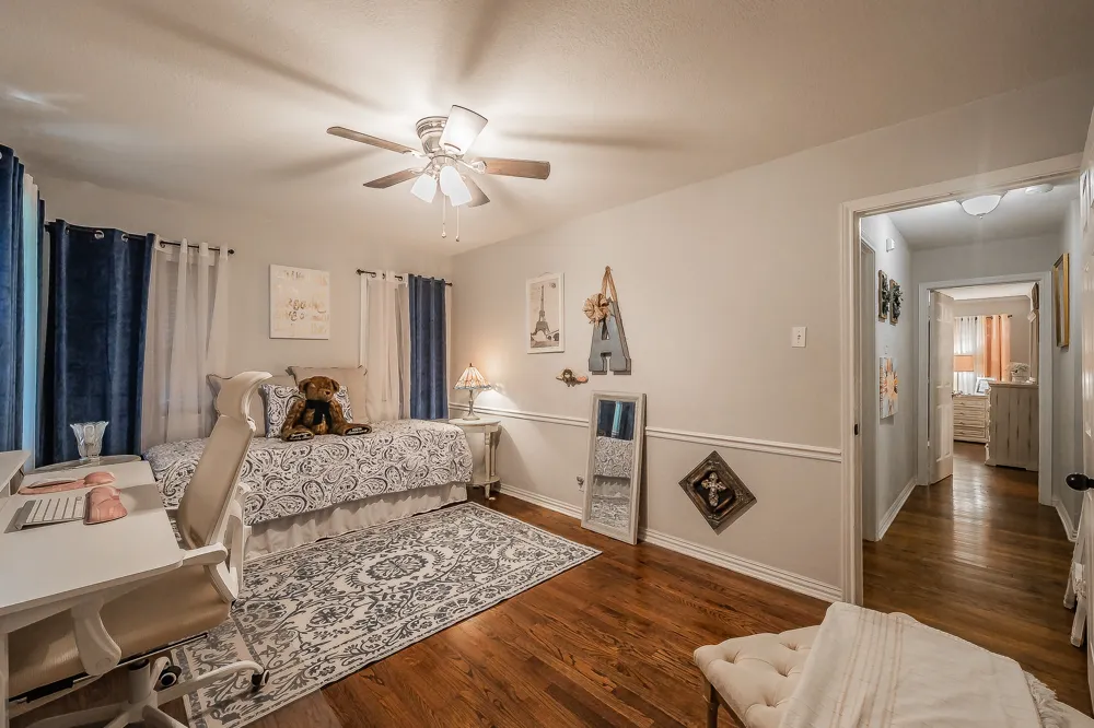 1045 Valentine Street Hurst, TX 76053