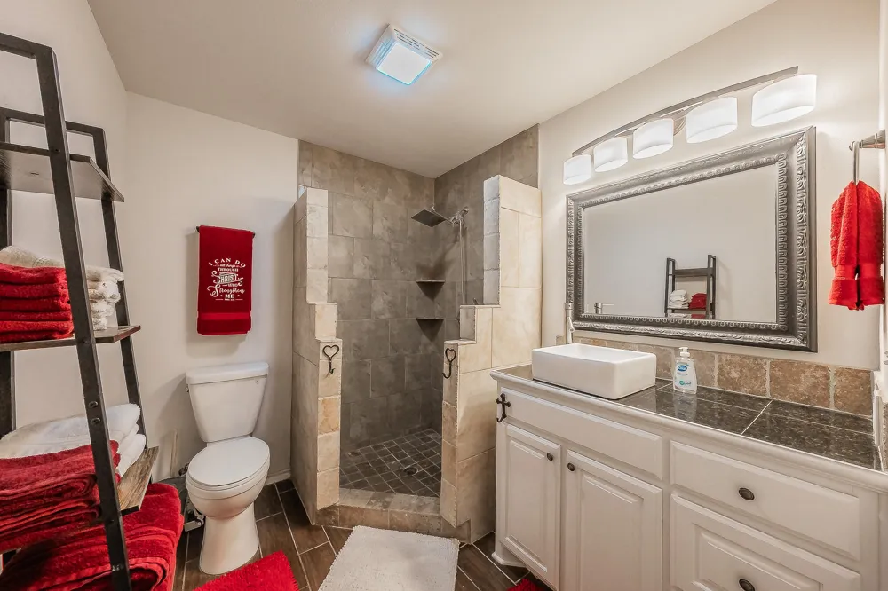 1045 Valentine Street Hurst, TX 76053