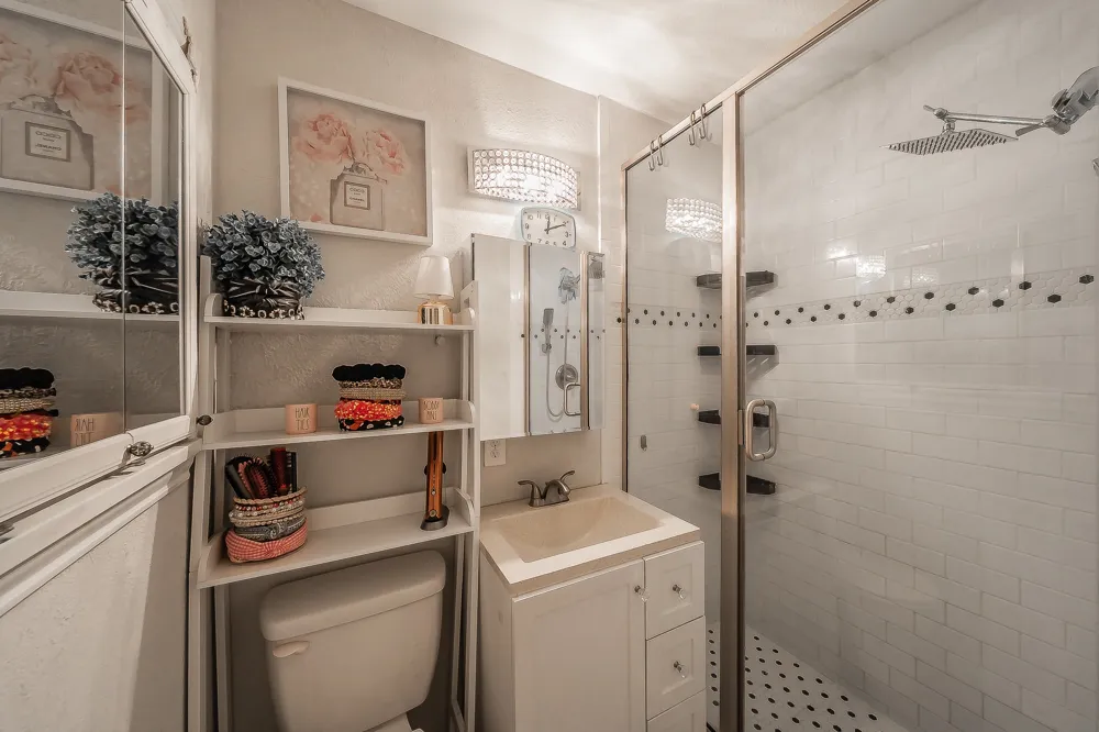 1045 Valentine Street Hurst, TX 76053