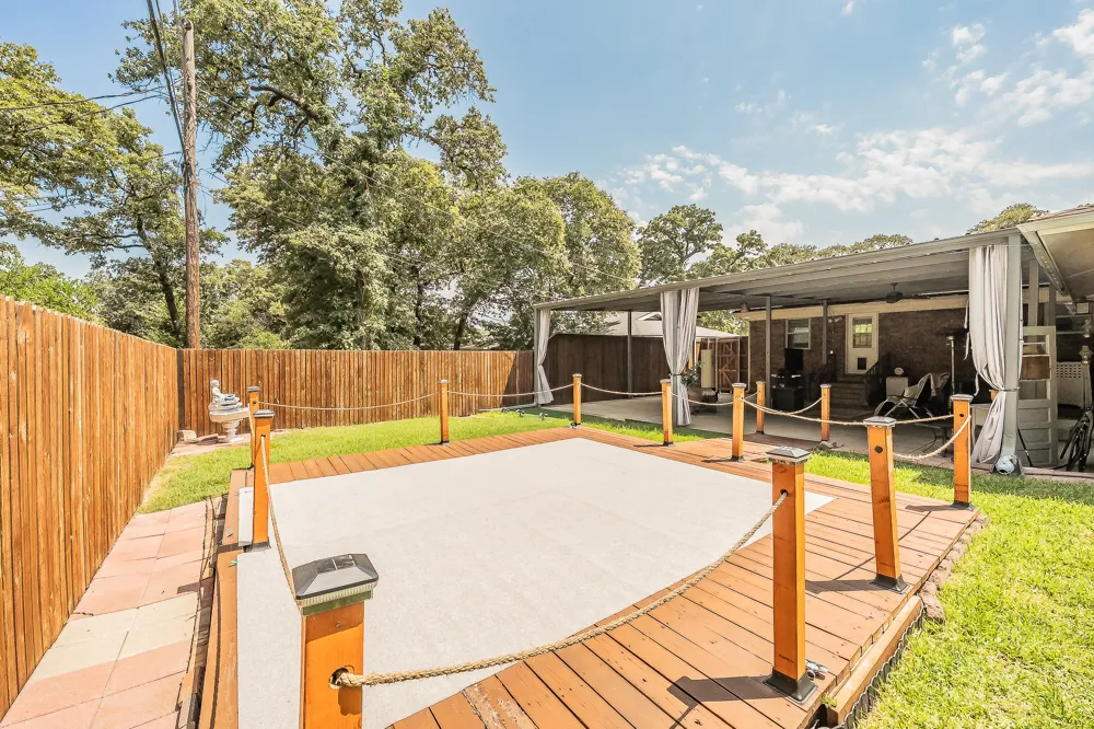 1045 Valentine Street Hurst, TX 76053