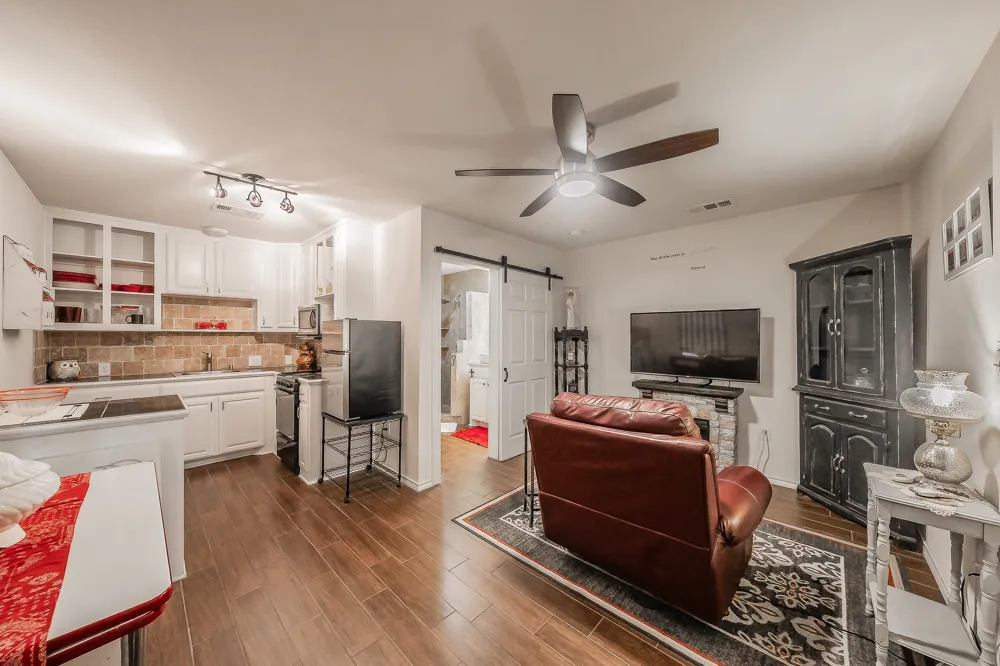 1045 Valentine Street Hurst, TX 76053
