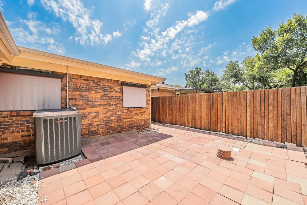 1045 Valentine Street Hurst, TX 76053