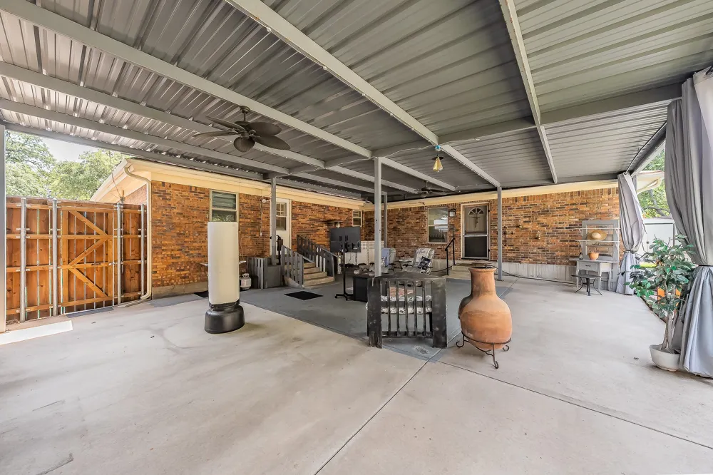 1045 Valentine Street Hurst, TX 76053