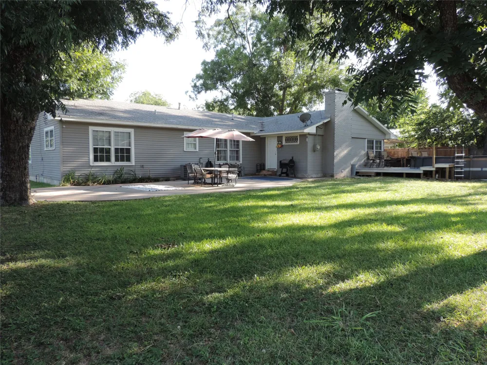 201 Old Sidney Road Comanche, TX 76442