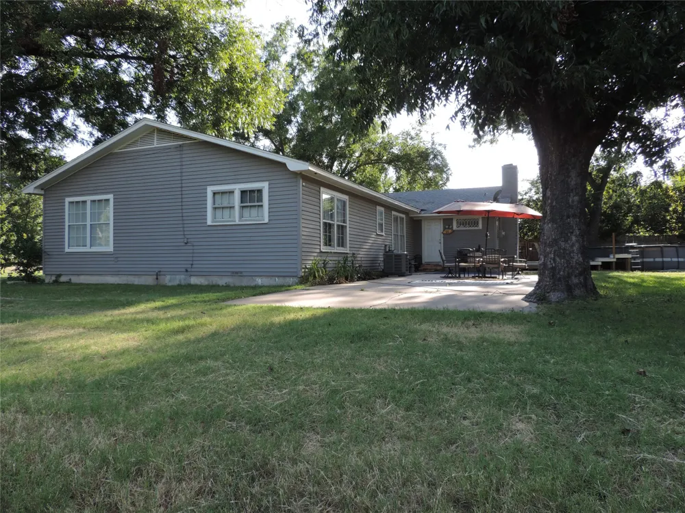 201 Old Sidney Road Comanche, TX 76442