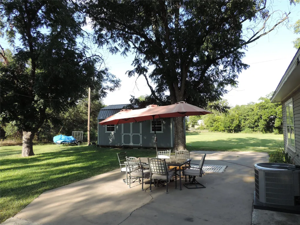 201 Old Sidney Road Comanche, TX 76442