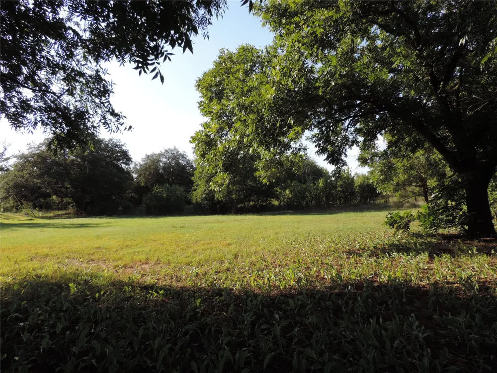 201 Old Sidney Road Comanche, TX 76442