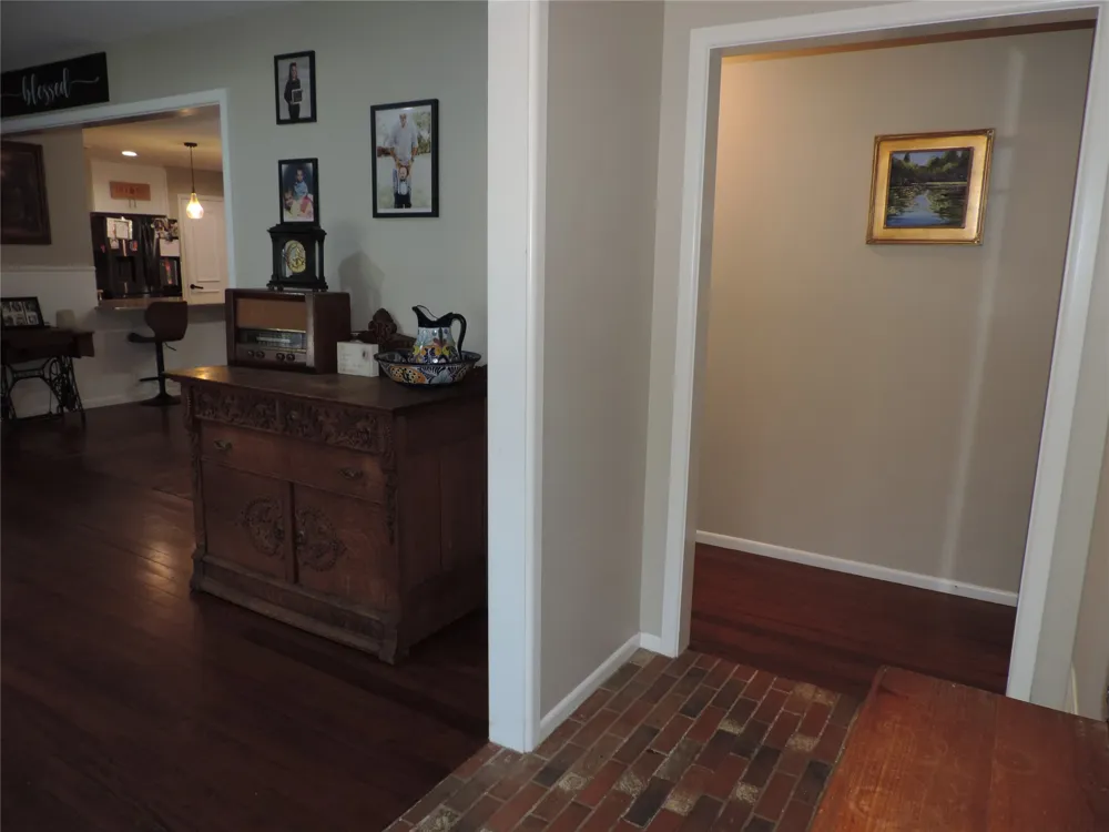 201 Old Sidney Road Comanche, TX 76442