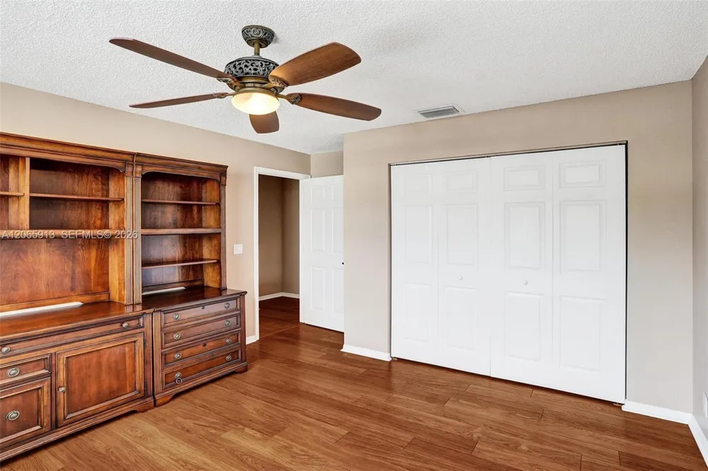 9308 NW 8th Cir Plantation, FL 33324