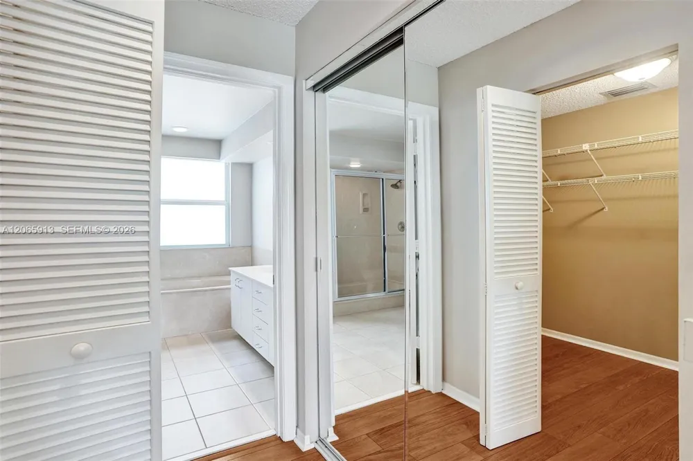 9308 NW 8th Cir Plantation, FL 33324