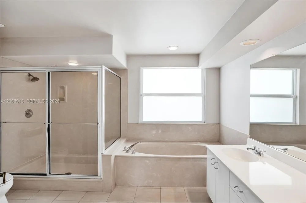 9308 NW 8th Cir Plantation, FL 33324
