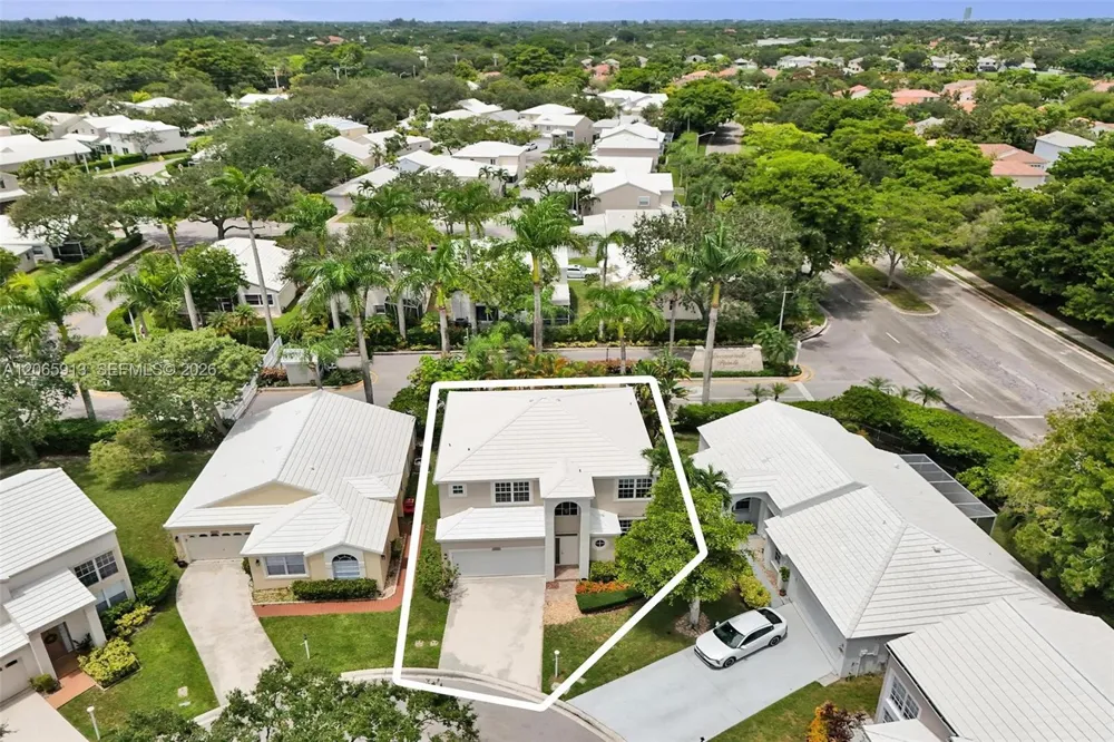9308 NW 8th Cir Plantation, FL 33324