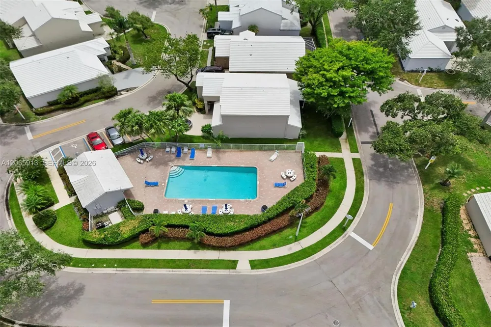 9308 NW 8th Cir Plantation, FL 33324