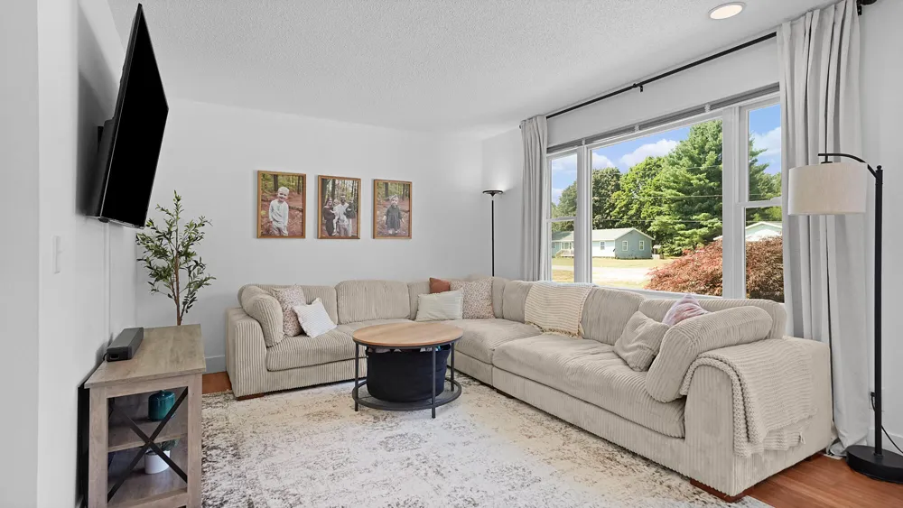 2698 Hamilton Road Muskegon, MI 49445