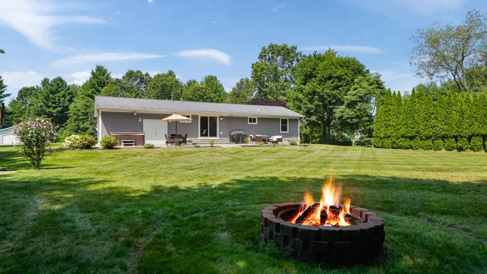 2698 Hamilton Road Muskegon, MI 49445