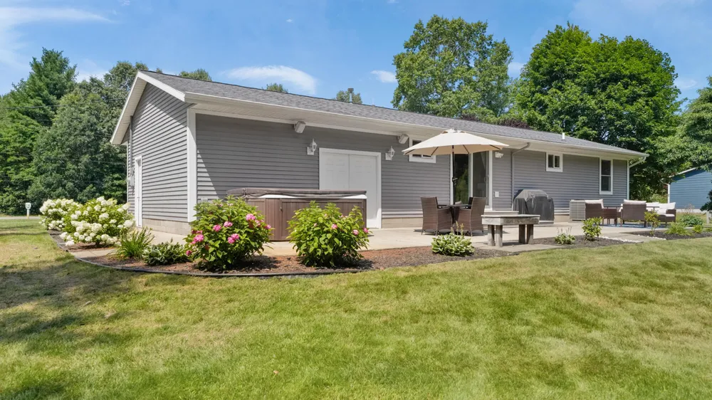 2698 Hamilton Road Muskegon, MI 49445