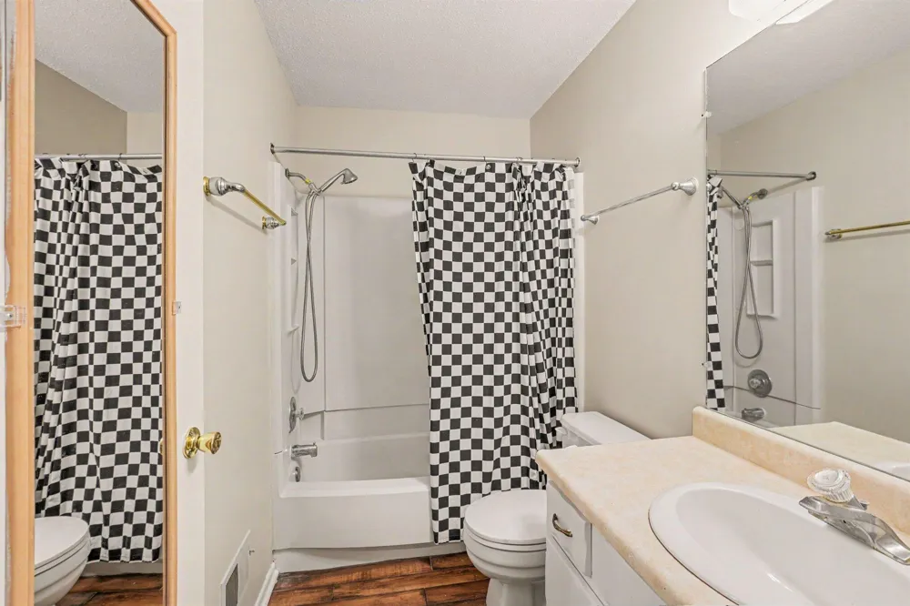 2376 Strathmore Street Oshtemo Charter Township, MI 49009