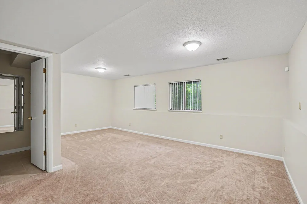 2376 Strathmore Street Oshtemo Charter Township, MI 49009