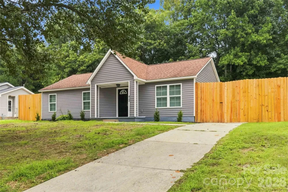 412 E Mclelland Avenue Mooresville, NC 28115