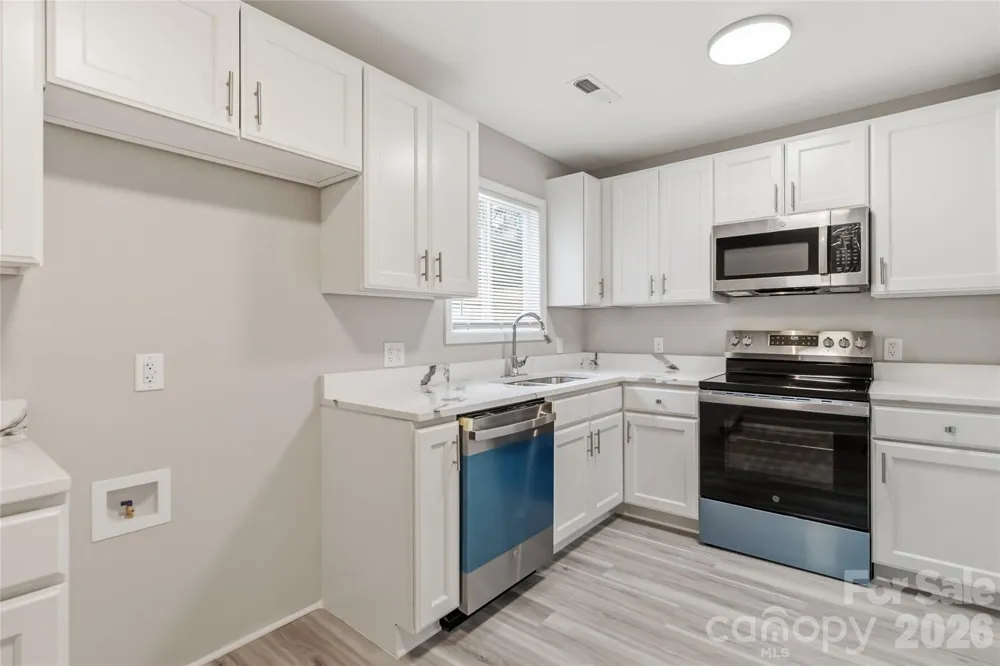 412 E Mclelland Avenue Mooresville, NC 28115