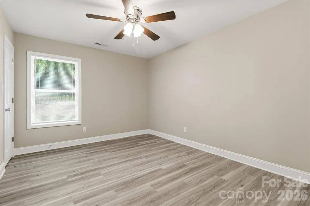 412 E Mclelland Avenue Mooresville, NC 28115