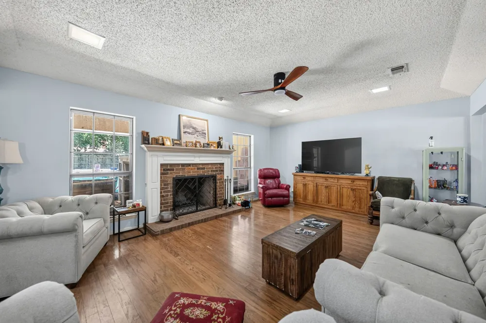 1223 Heather Street Grapevine, TX 76051