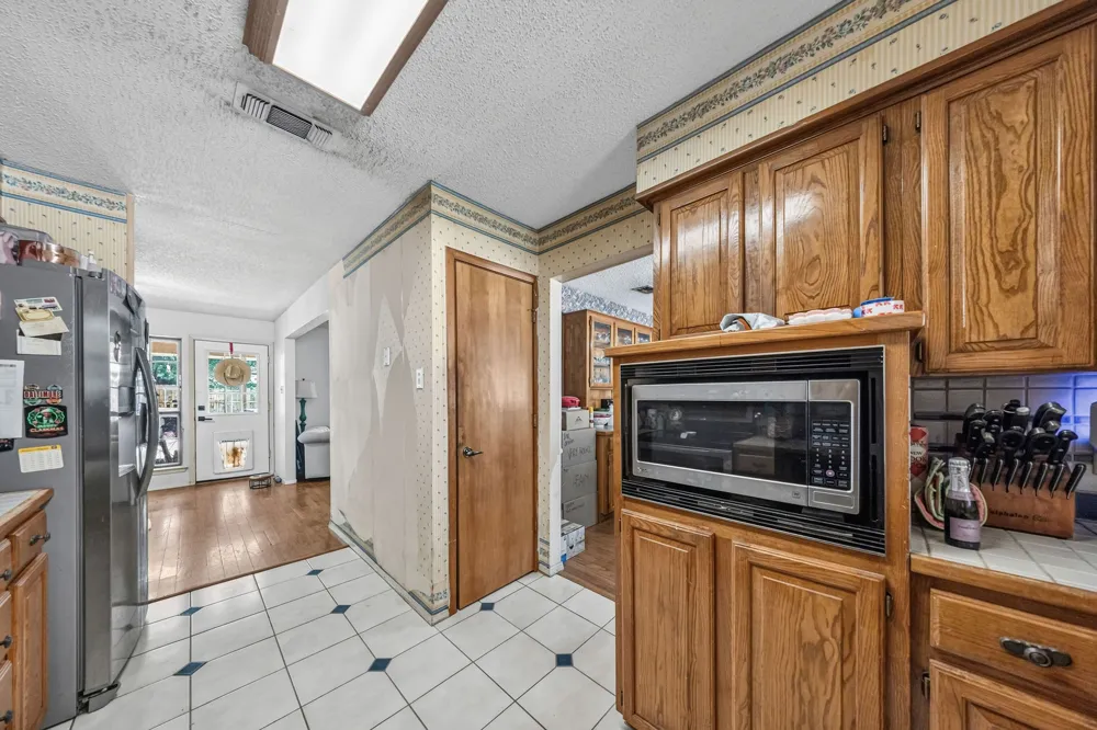 1223 Heather Street Grapevine, TX 76051
