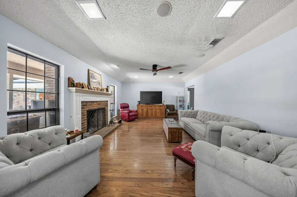 1223 Heather Street Grapevine, TX 76051