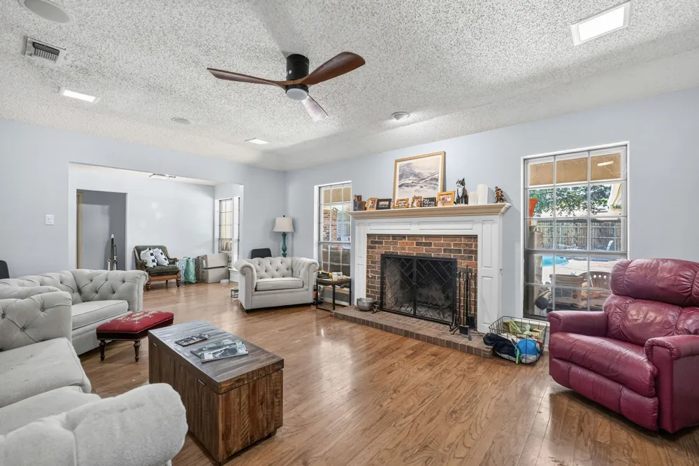 1223 Heather Street Grapevine, TX 76051