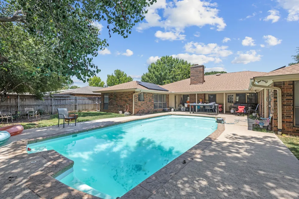 1223 Heather Street Grapevine, TX 76051