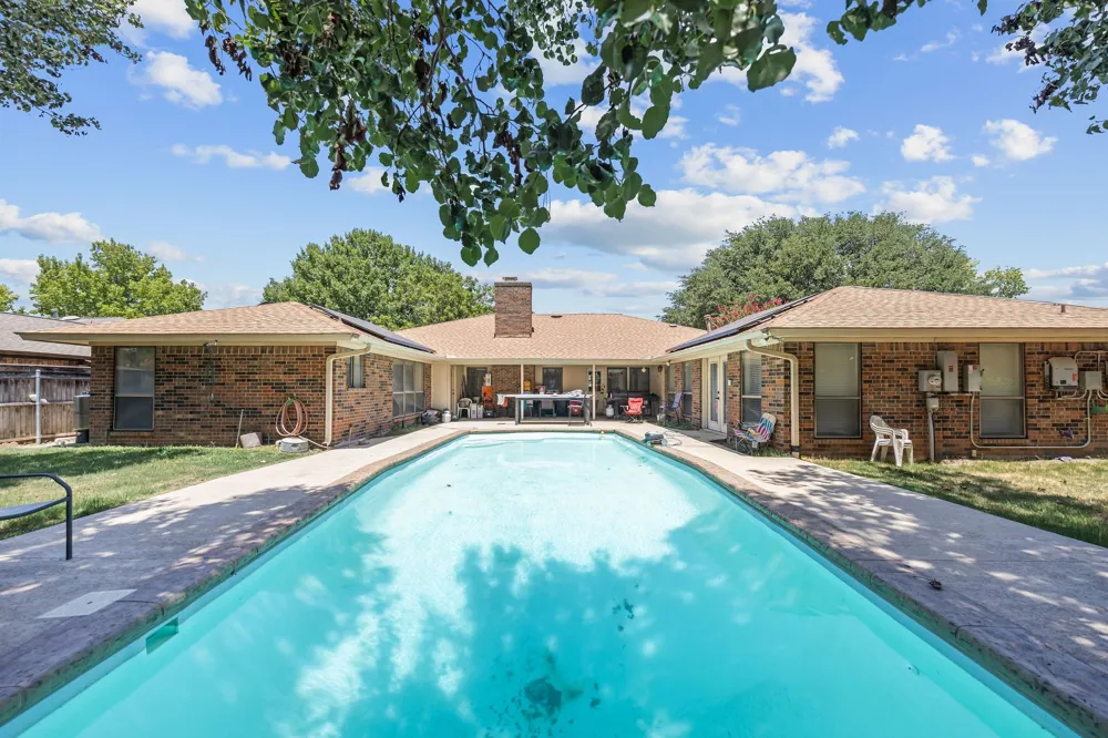 1223 Heather Street Grapevine, TX 76051