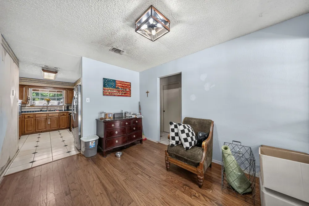 1223 Heather Street Grapevine, TX 76051