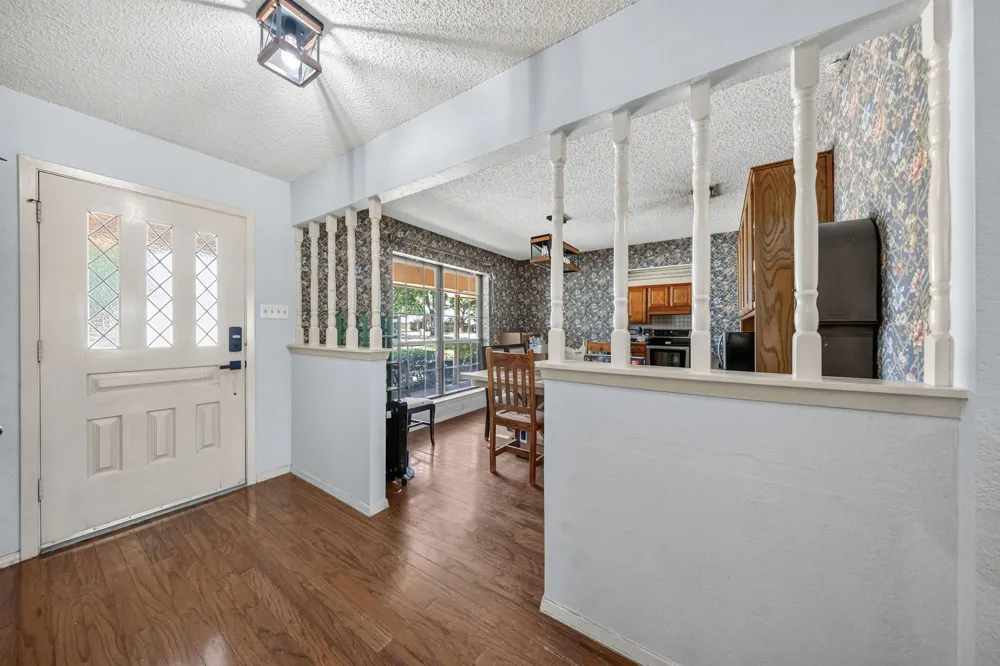 1223 Heather Street Grapevine, TX 76051