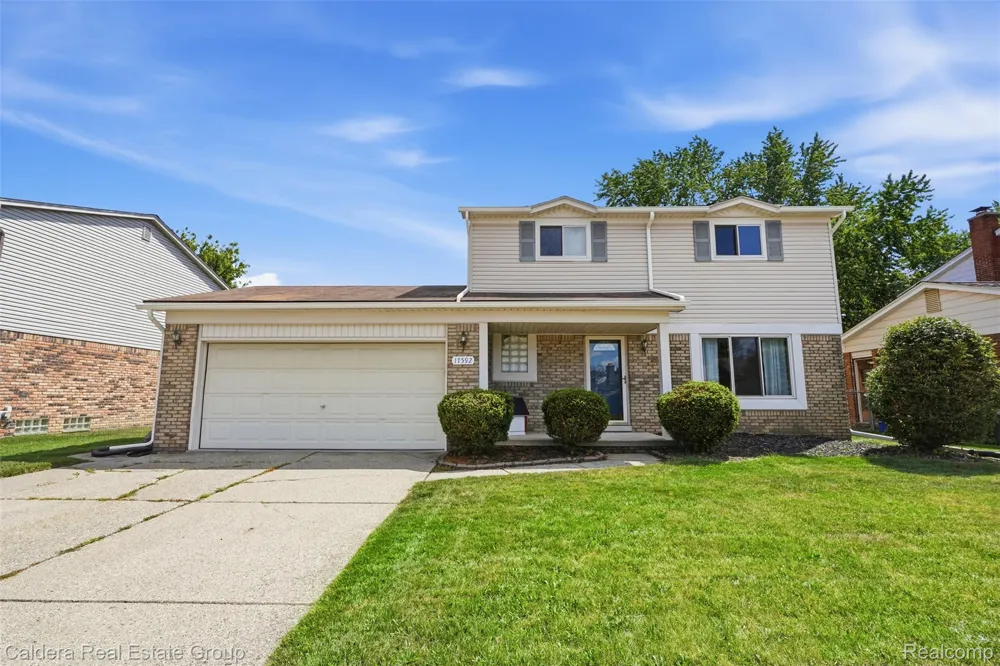 17592 Knollwood Drive Clinton Charter Township, MI 48038
