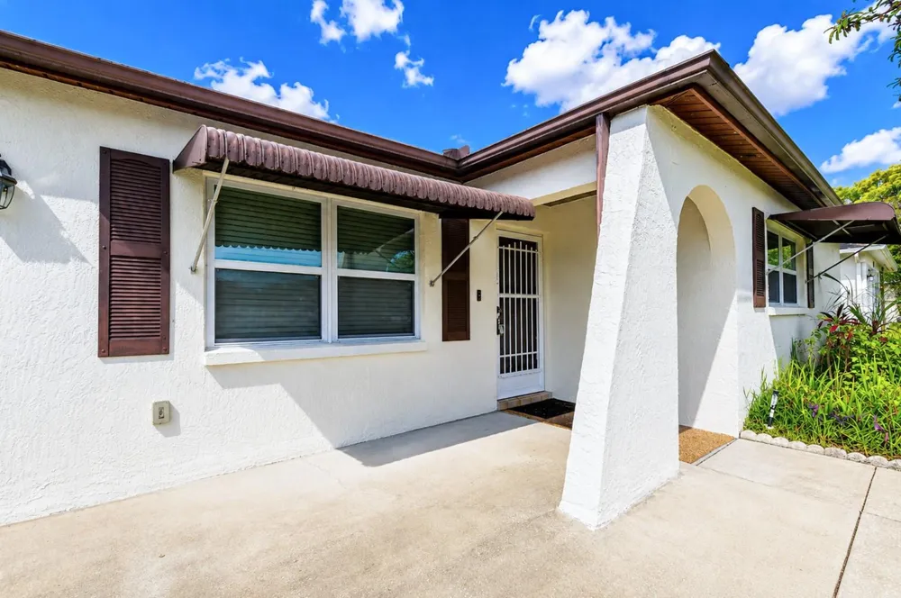 8811 MARTINIQUE LANE Port Richey, FL 34668