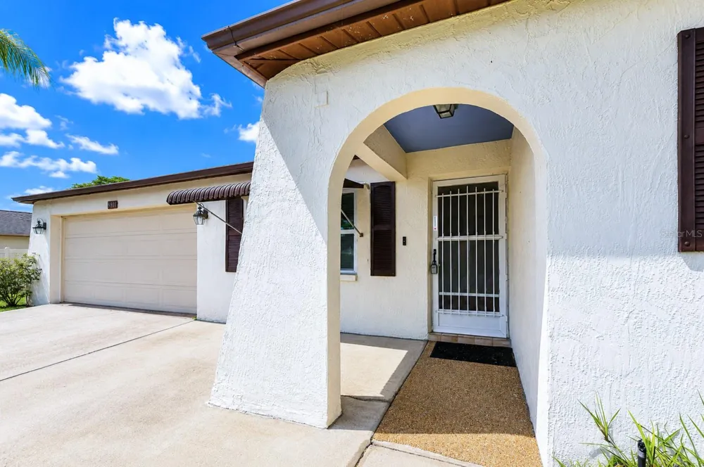 8811 MARTINIQUE LANE Port Richey, FL 34668
