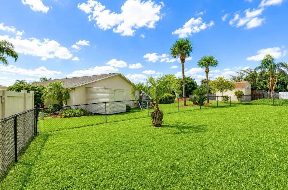 8811 MARTINIQUE LANE Port Richey, FL 34668