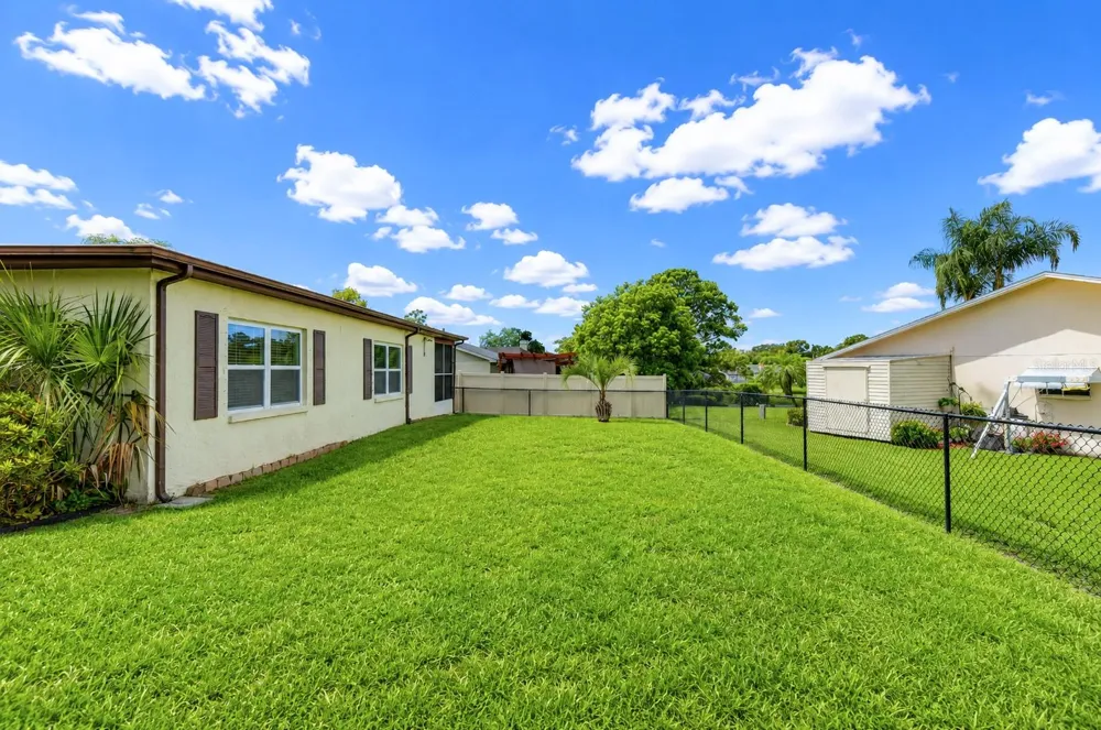 8811 MARTINIQUE LANE Port Richey, FL 34668