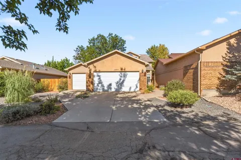 1533 Crest View Way #9