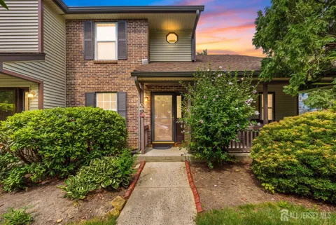 1212 Holly Court